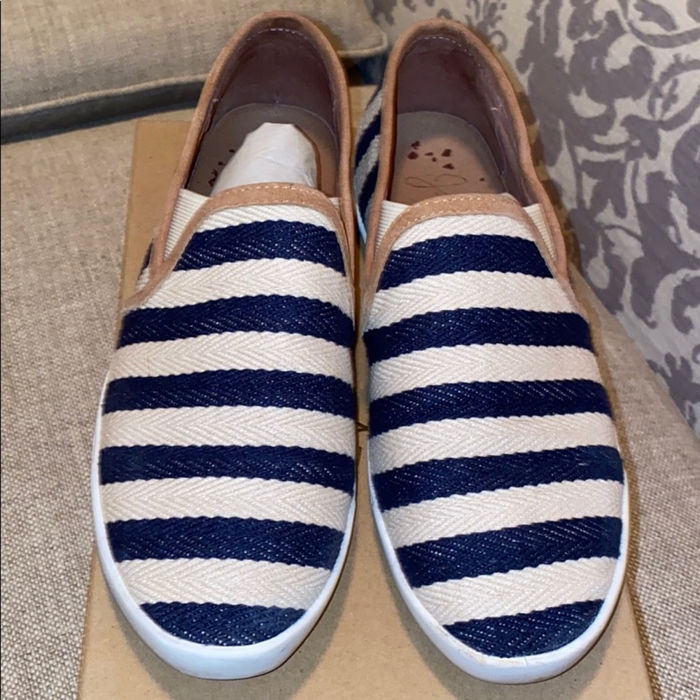 Joie kidmore sneakers